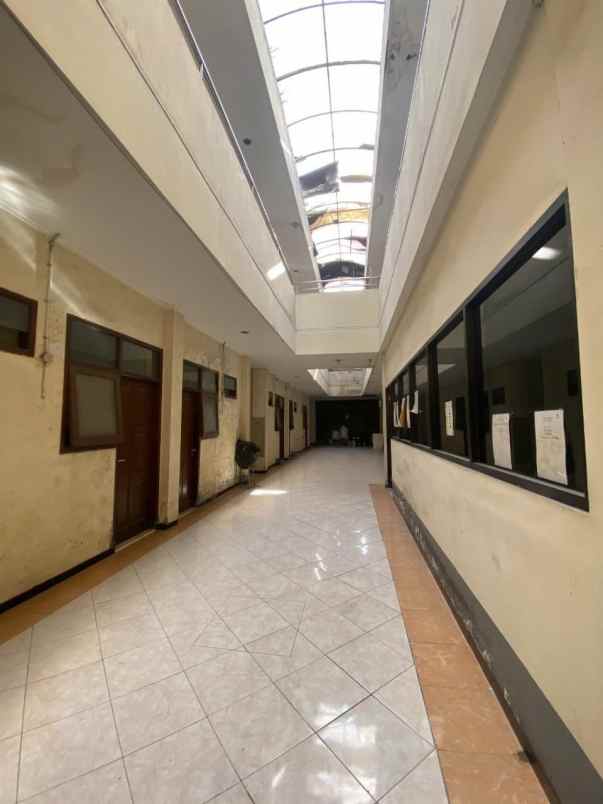 umah kost aktif dekat uk petra