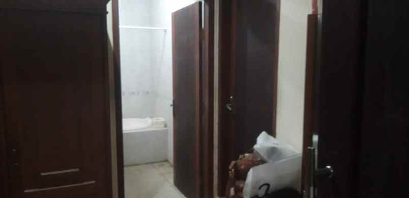 dijual 2 rumah jadi satu di raffles hills cibubur