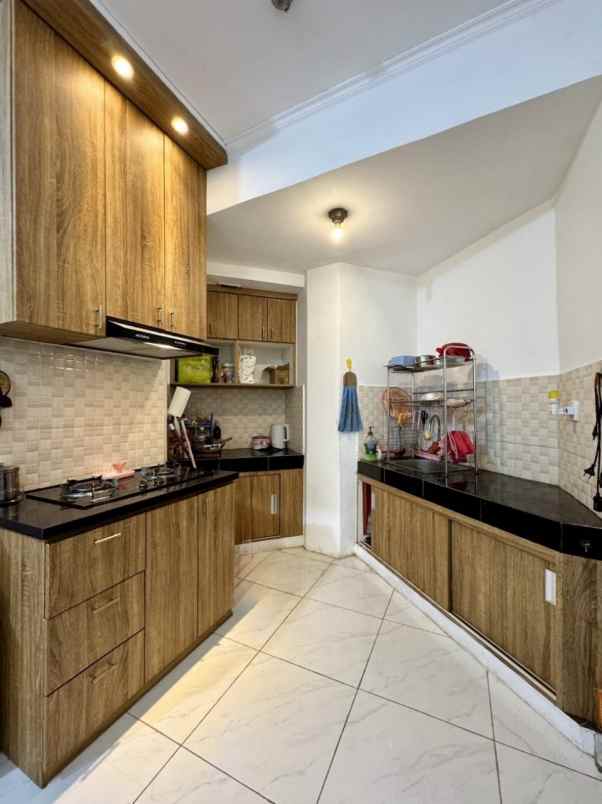 dijual apartemen jalan gajah nada no 174