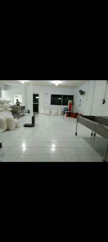 dijual gudang bekas produksi kepala