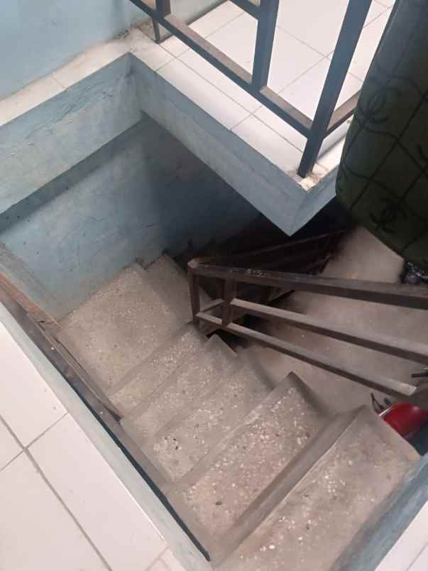 dijual kost jl pahlawan kerja