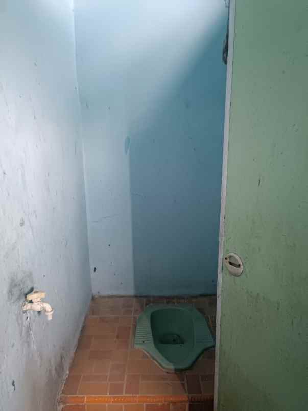 dijual kost jl pahlawan kerja