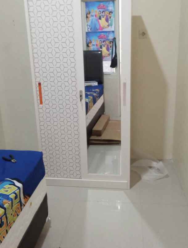 dijual kost jl siwalankerto timur