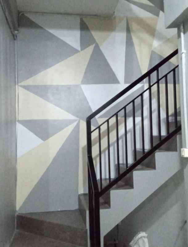 dijual kost jl siwalankerto timur