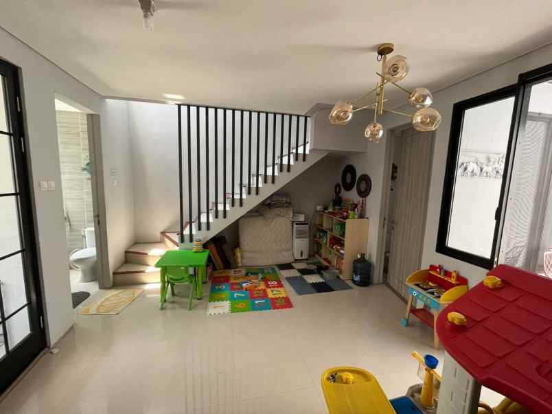 dijual ready rumah grand pakuwon cluster gladstone