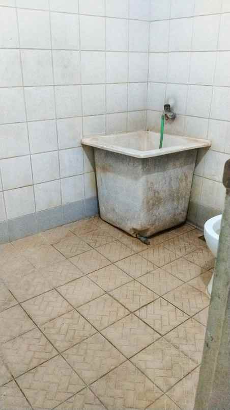 dijual ruko gudang kantor pasar besar wetan bubutan