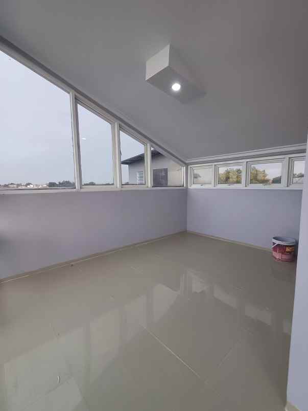 dijual rumah 2 lantai di pesona alam jagakarsa jaksel