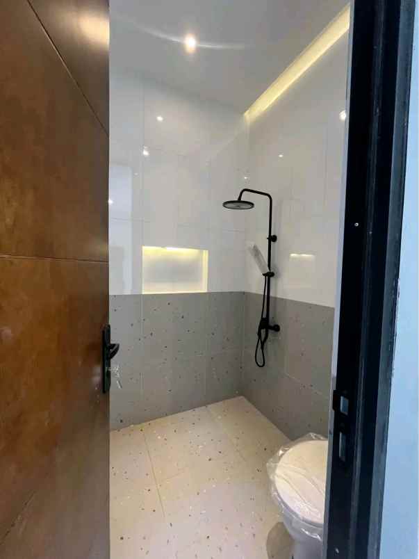 dijual rumah 500 meter jl kebon agung