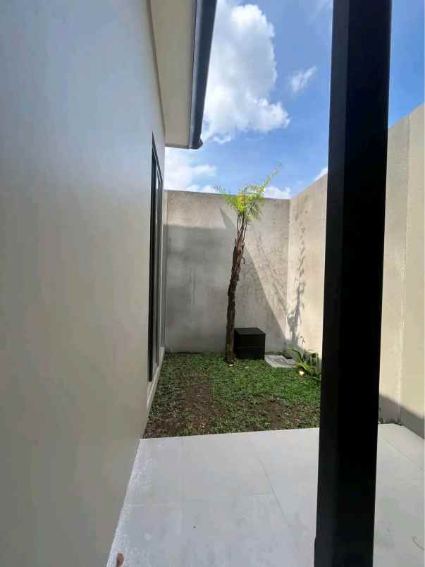 dijual rumah 500 meter jl kebon agung