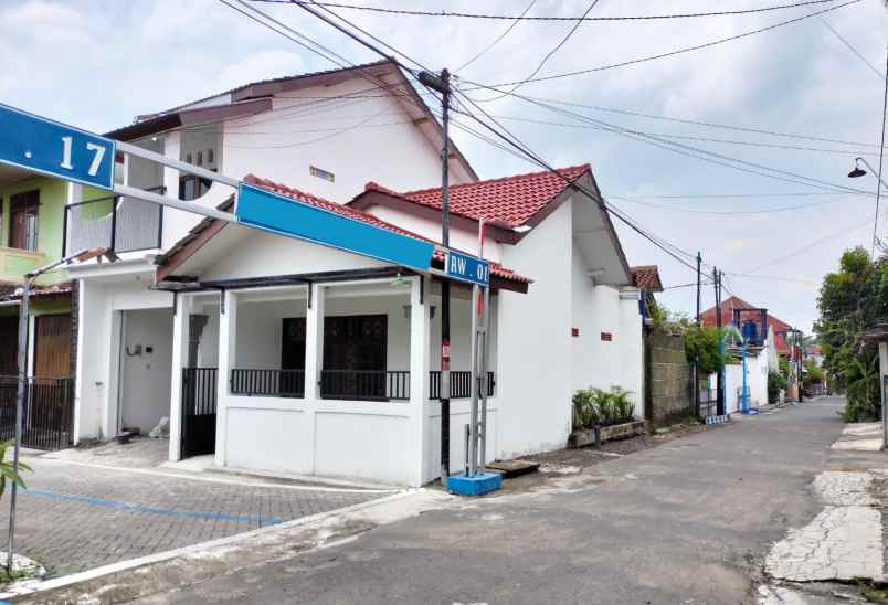 dijual rumah 500 meter ke pamella 7
