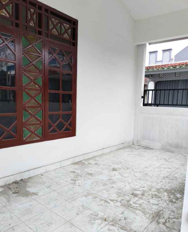 dijual rumah 500 meter ke pamella 7