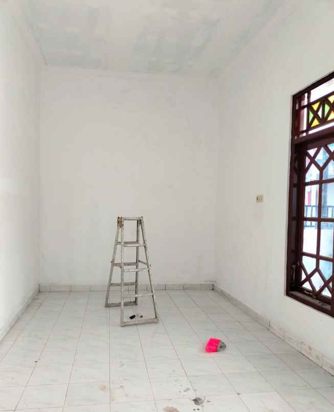 dijual rumah 500 meter ke pamella 7