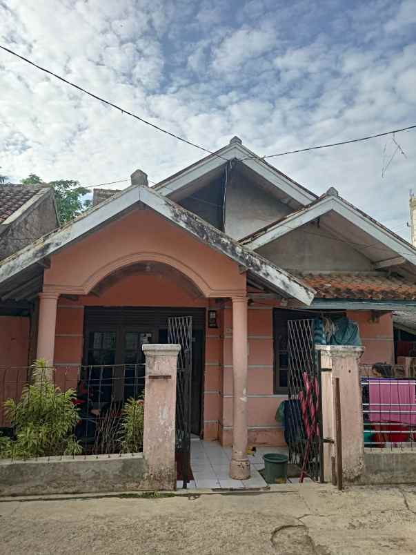 dijual rumah alamat kp gantungan desa