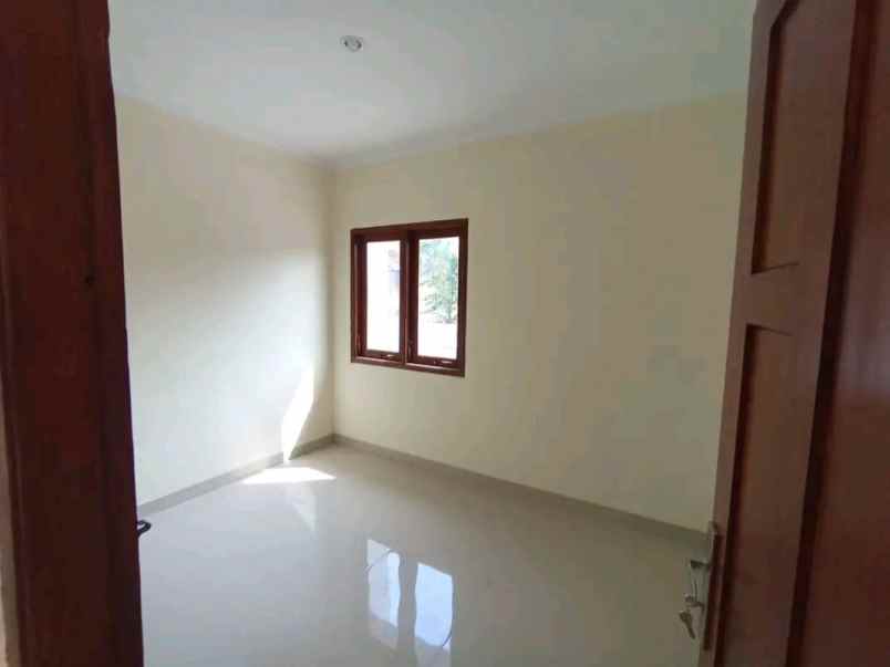 dijual rumah ambarketawang