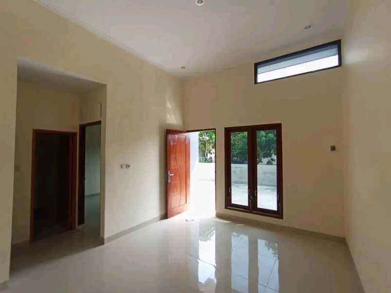 dijual rumah ambarketawang