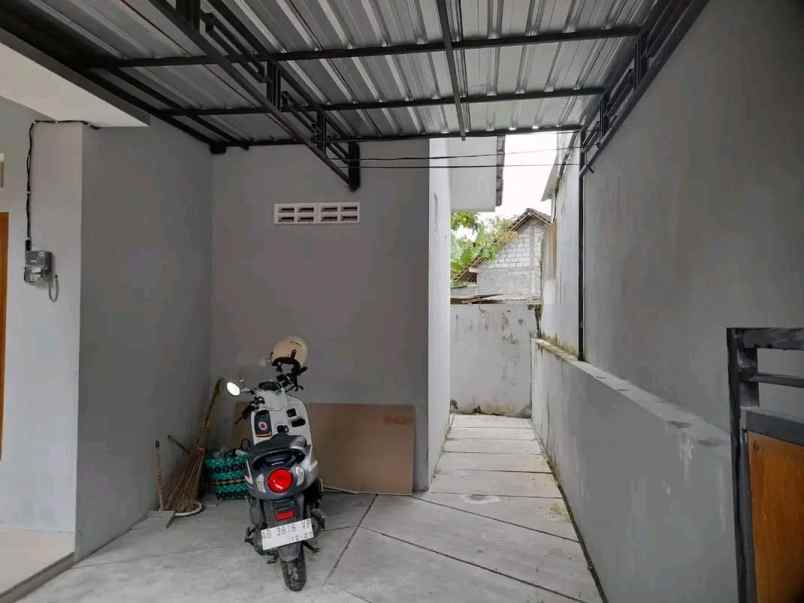 dijual rumah ambarketawang