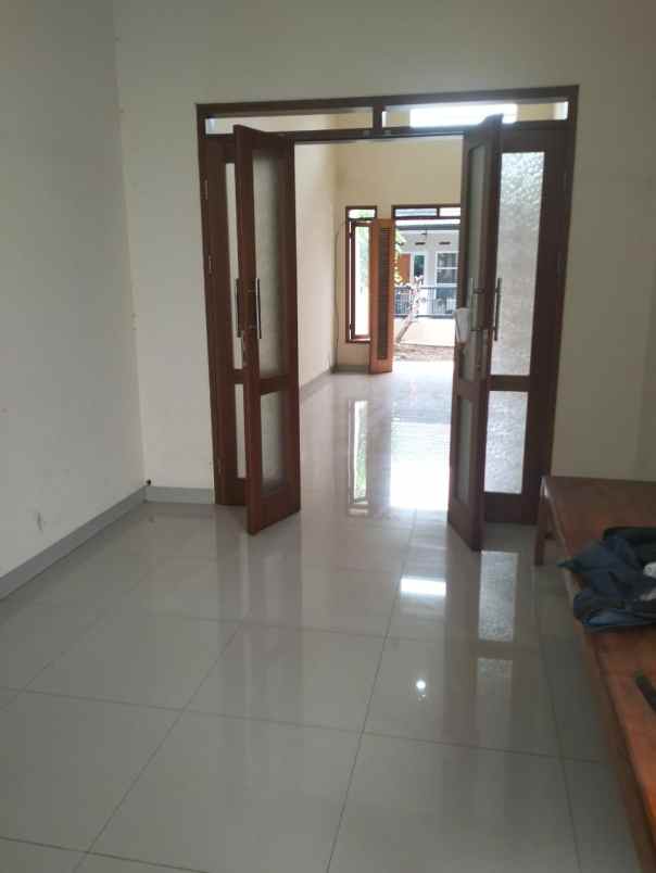 dijual rumah arcamanik