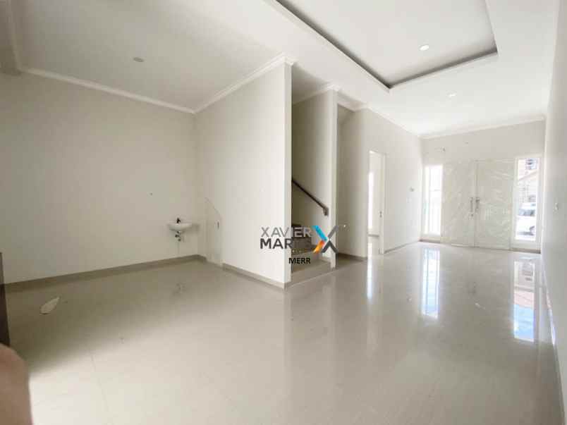 dijual rumah babatan pantai