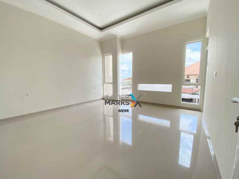 dijual rumah babatan pantai