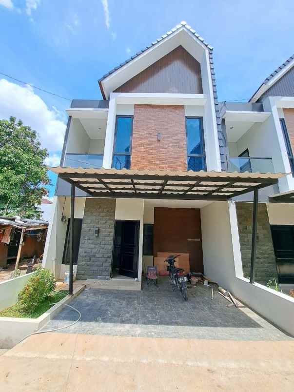 dijual rumah bambu apus