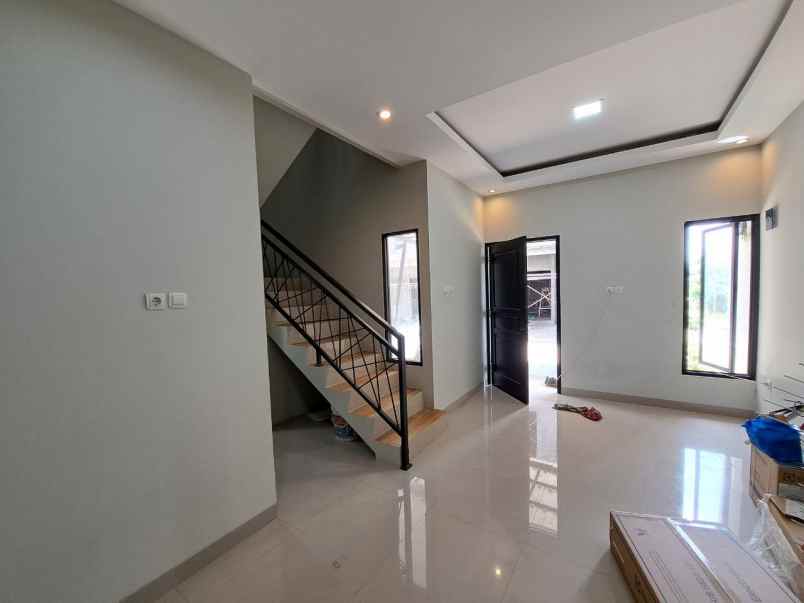 dijual rumah bambu apus