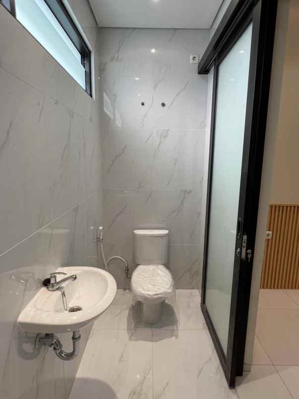 dijual rumah baru minimalis di golf dalam arcamanik