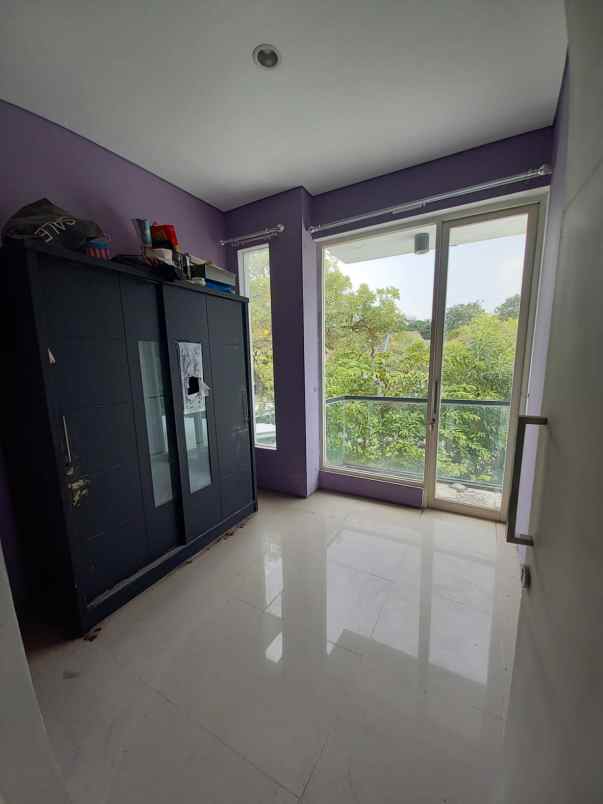 dijual rumah bukit palma