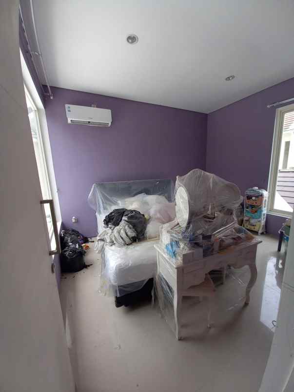 dijual rumah bukit palma