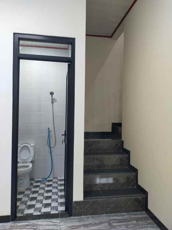 dijual rumah candi penataran manyaran