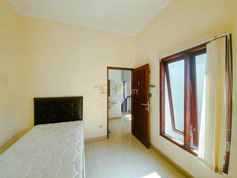 dijual rumah caturtunggal