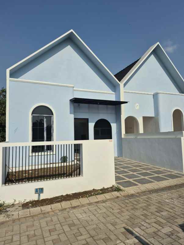 dijual rumah cemorokandang