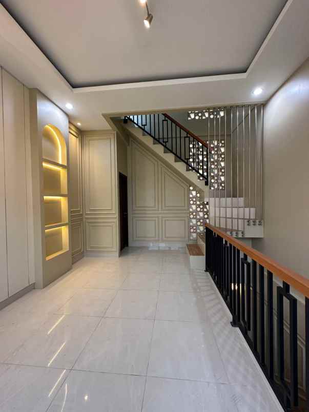 dijual rumah cibubur ciracas