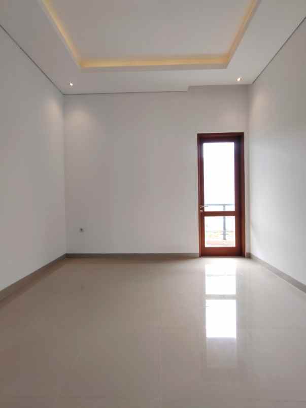 dijual rumah cibubur depok