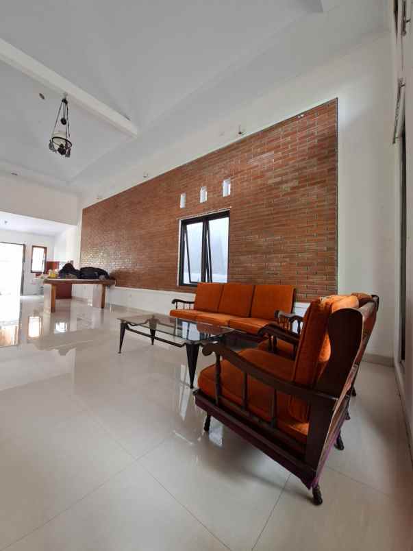 dijual rumah cinangka depok