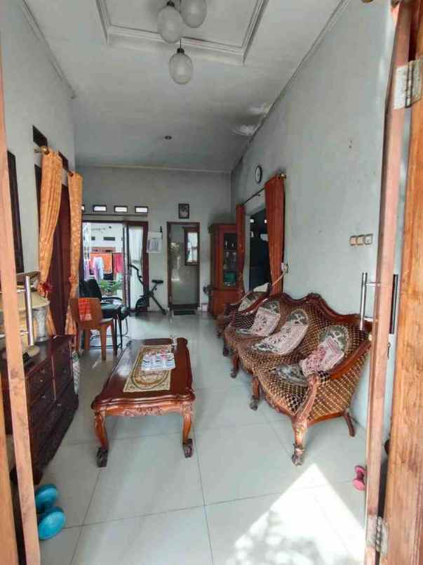 dijual rumah cipayung