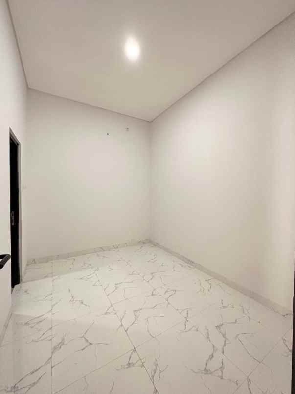 dijual rumah cipinang jaya