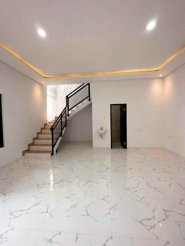 dijual rumah cipinang jaya