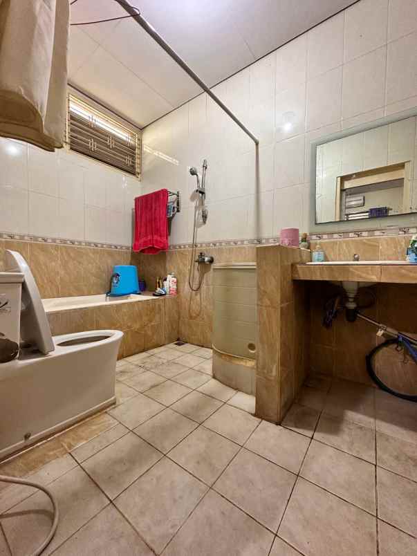 dijual rumah cipinang melayu