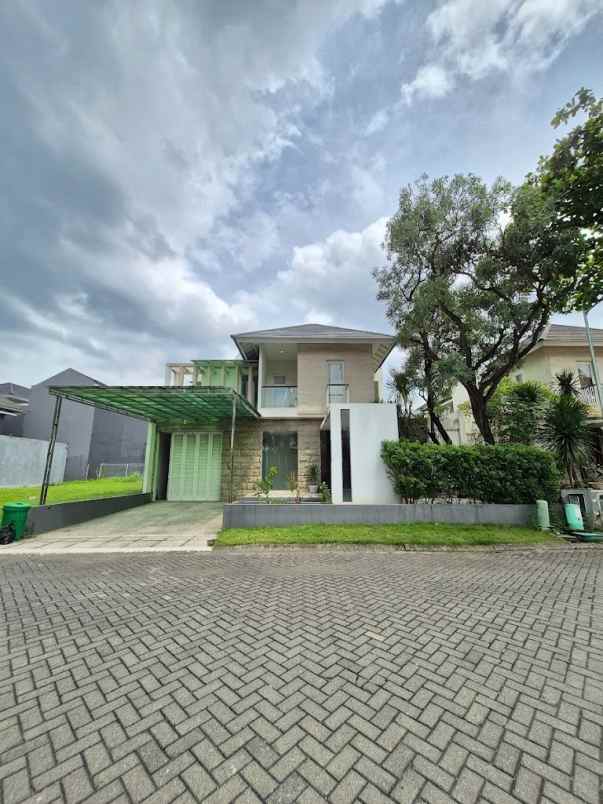 dijual rumah citraland lakarsantri