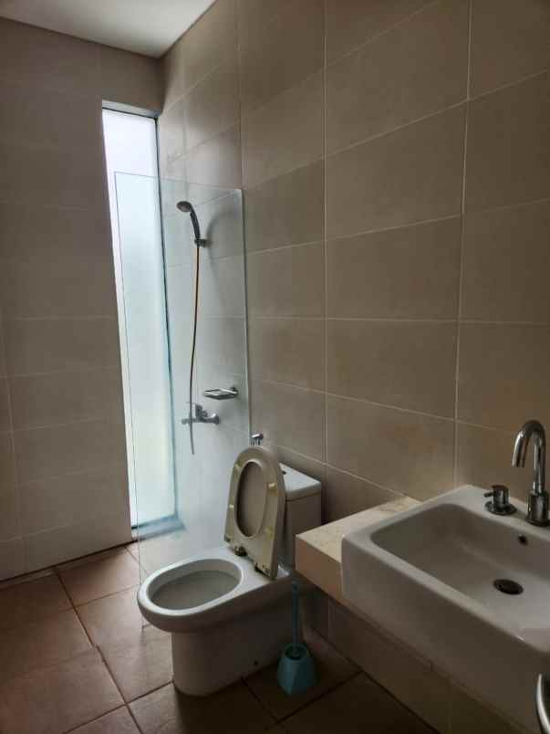 dijual rumah citraland taman puspa raya