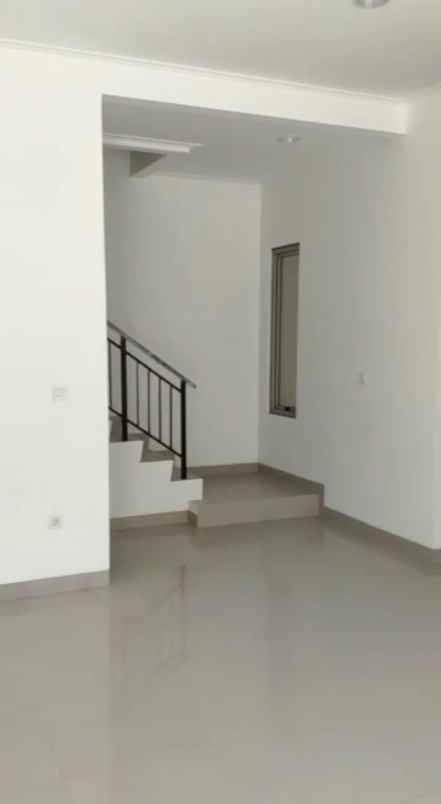 dijual rumah cluster arcadia pik2