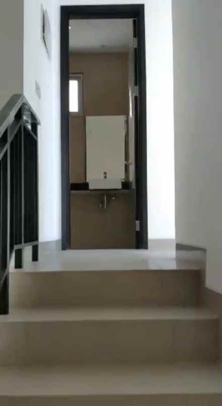 dijual rumah cluster arcadia pik2