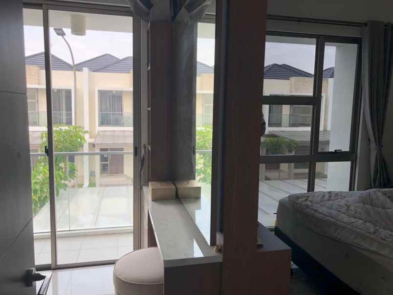 dijual rumah cluster atlanta pik2