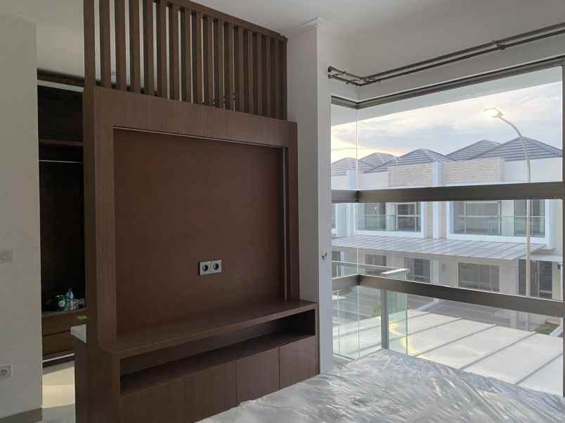 dijual rumah cluster atlanta pik2