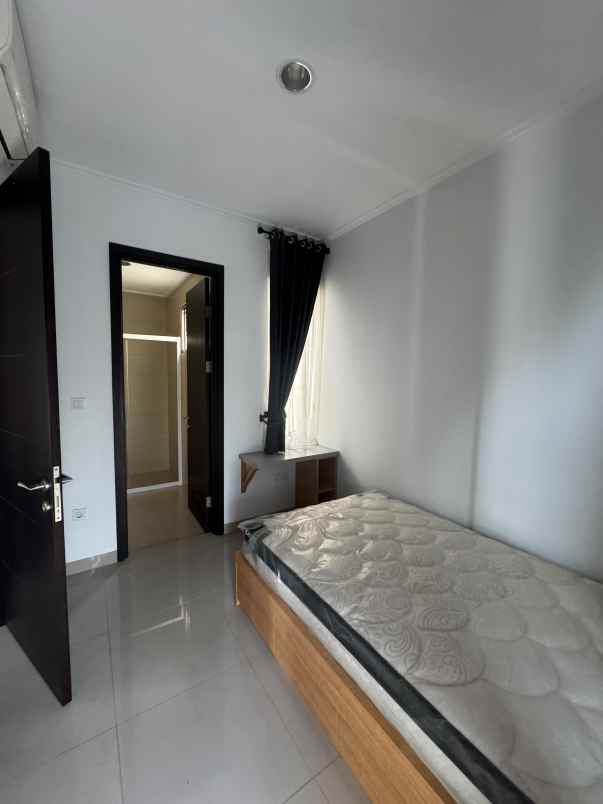 dijual rumah cluster atlanta pik2