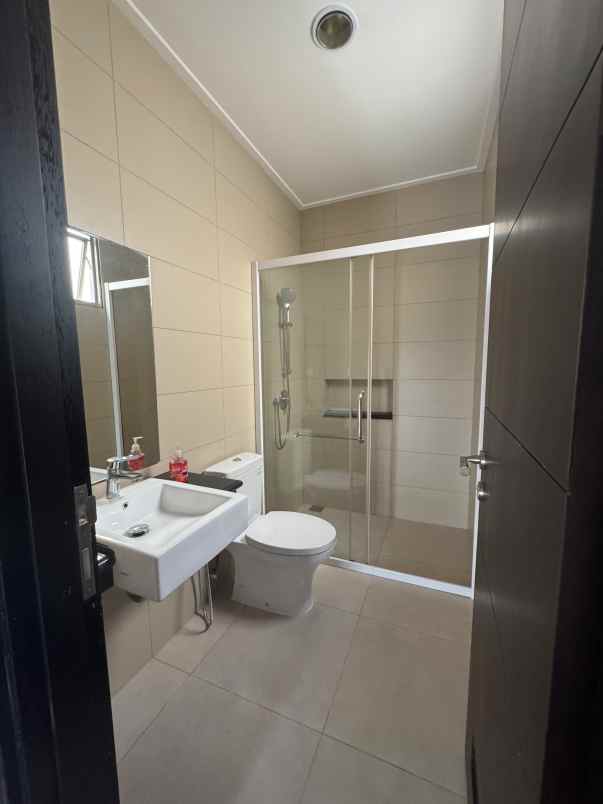 dijual rumah cluster atlanta pik2