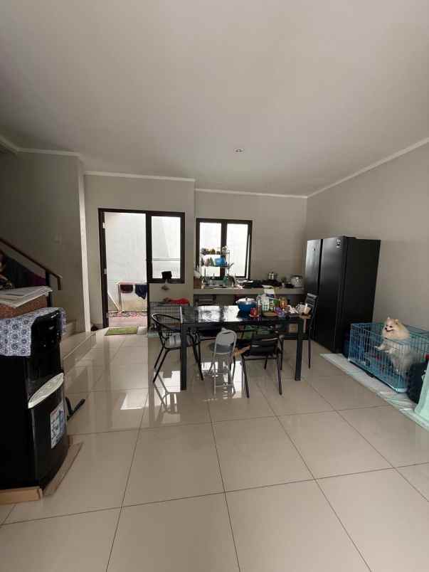 dijual rumah cluster burgundy
