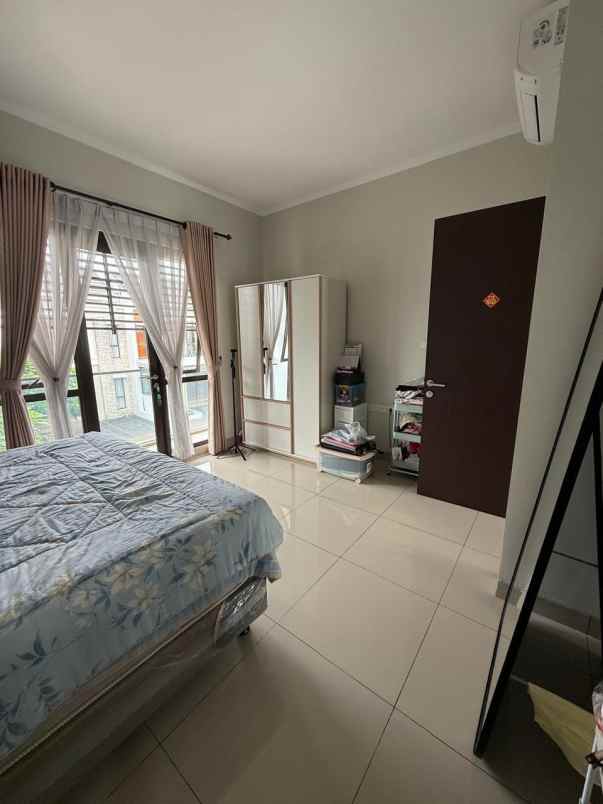 dijual rumah cluster burgundy