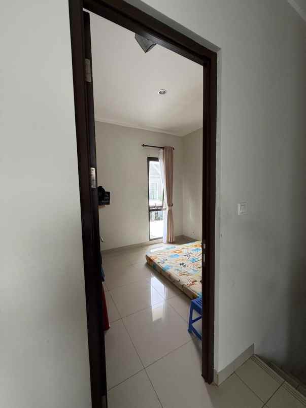 dijual rumah cluster burgundy