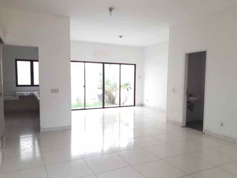 dijual rumah cluster cassia jgc